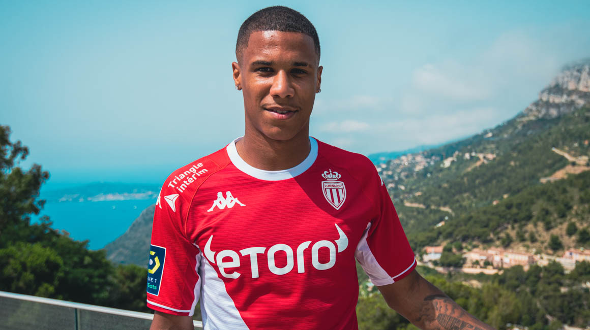 Ismail Jakobs joins AS Monaco