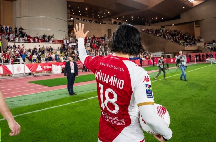 Takumi Minamino élu MVP de la saison by Bang & Olufsen