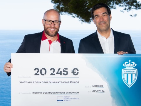L’AS Monaco remet un chèque de 20 245 euros à l'Institut océanographique