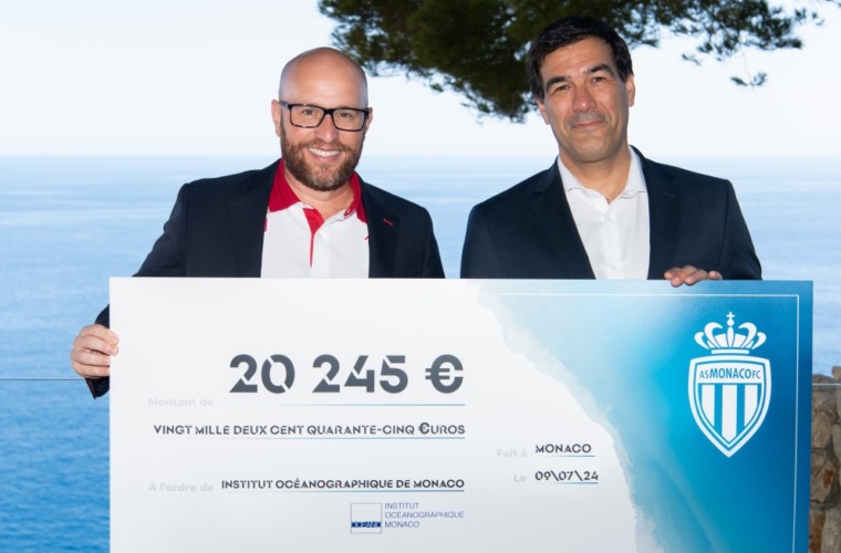 L’AS Monaco remet un chèque de 20 245 euros à l'Institut océanographique