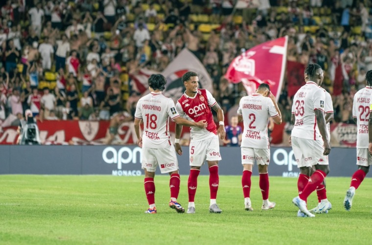 Le groupe de l’AS Monaco pour la réception des Sang et Or