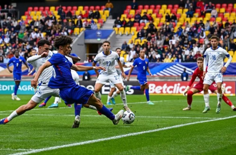 Maghnes Akliouche buteur, Folarin Balogun passeur décisif