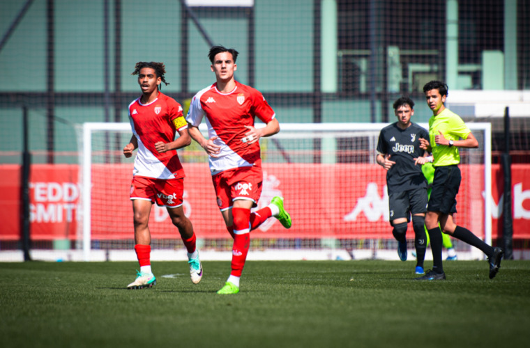 Les U17 renouent avec le succès grâce à Ajroud, nul cruel pour les U19