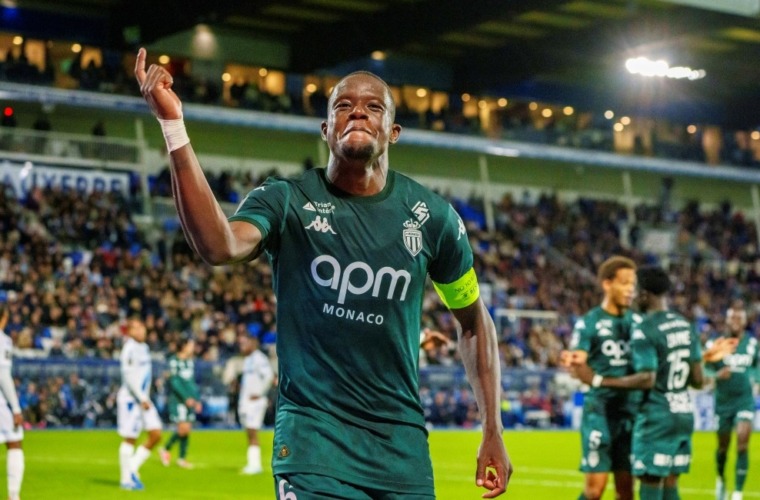 Denis Zakaria and Caio Henrique react after the win in Auxerre