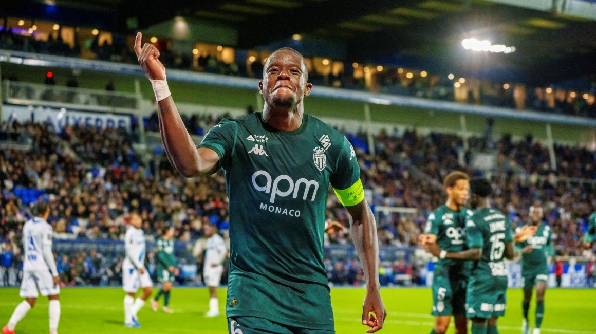 Denis Zakaria and Caio Henrique react after the win in Auxerre