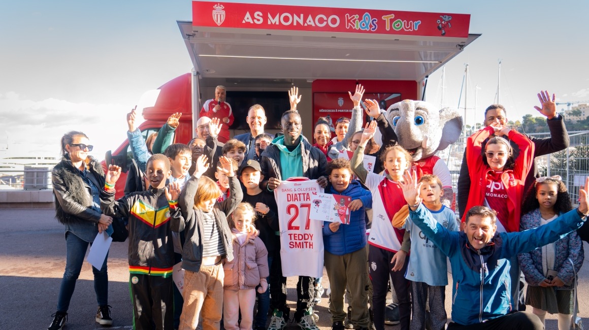 Le Kids Tour et Krépin Diatta ont illuminé le Village de Noël de Monaco