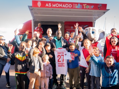 Le Kids Tour et Krépin Diatta ont illuminé le Village de Noël de Monaco