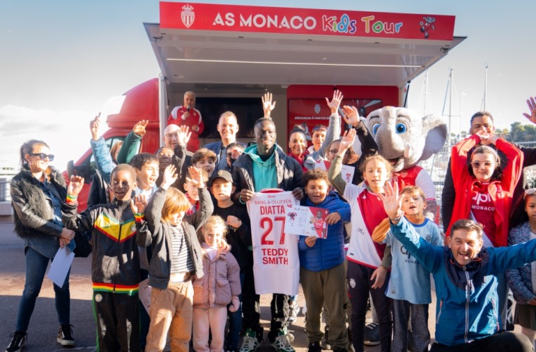 Le Kids Tour et Krépin Diatta ont illuminé le Village de Noël de Monaco