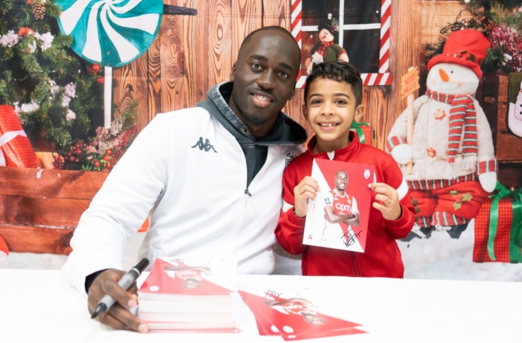 L’école de foot fête noël en compagnie de Jordan Teze