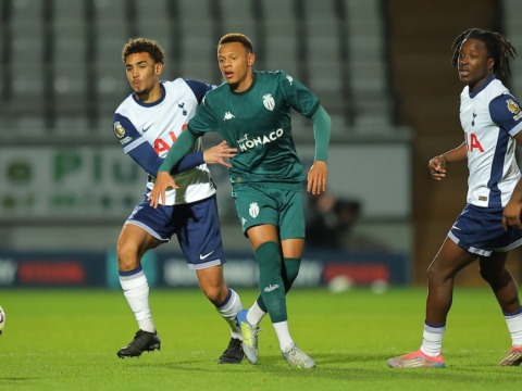 Le Groupe Elite surclasse Tottenham et prend la tête de la PLIC !