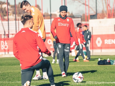 Le planning des Rouge et Blanc avant les voyages à Arsenal et Reims