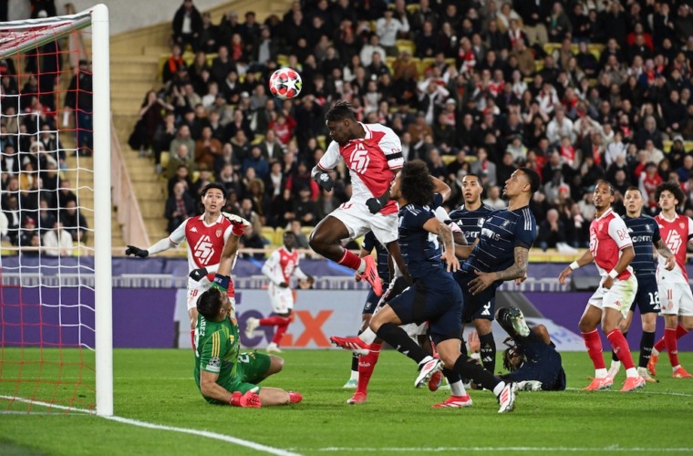 Le doublé pour Wilfried SinGOAT, élu MVP et MOTM contre Aston Villa