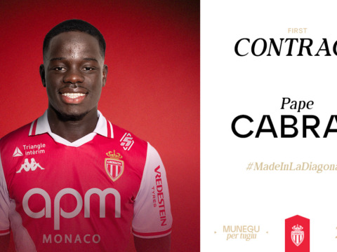 Pape Cabral signe son premier contrat professionnel