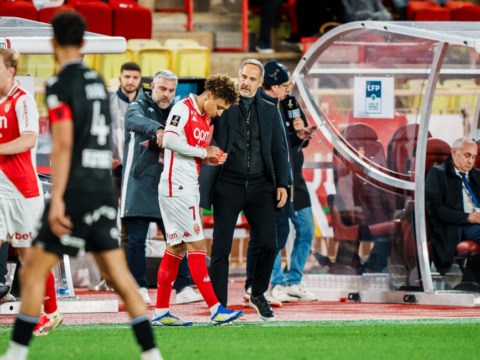 Adi Hütter et Mika Biereth dans l'Équipe type de la 20e journée de Ligue 1